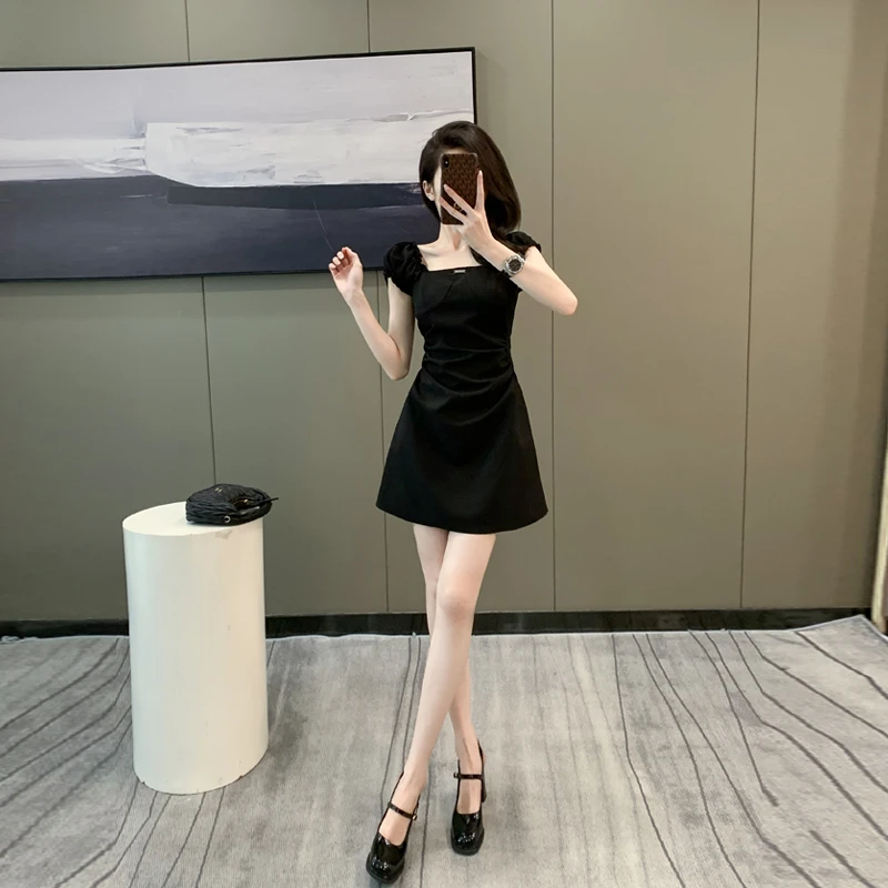 黑色方领收腰连衣裙夏季小黑裙2024新款显瘦气质甜美a字公主裙子