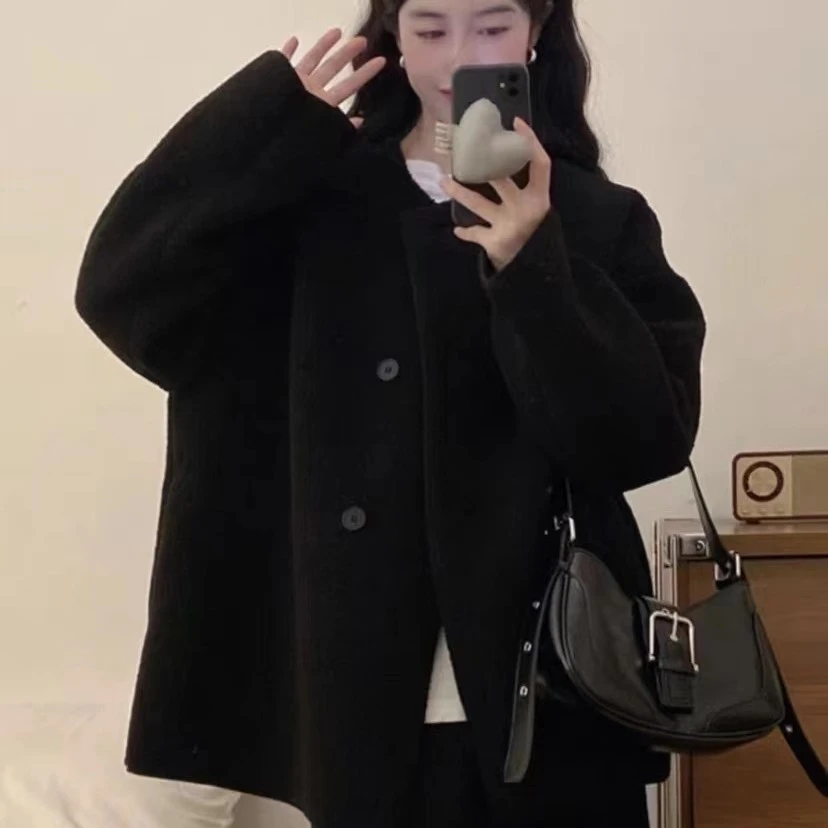 达娜大码女装-羊羔毛外套黑色