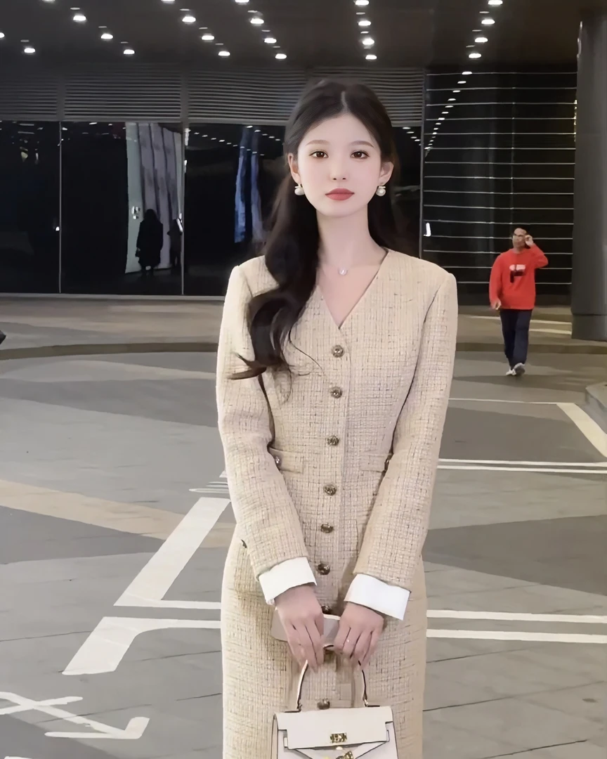 【一桐清仓】【香阀世家】显瘦轻奢时髦收腰大V领连衣裙3QLDD2209