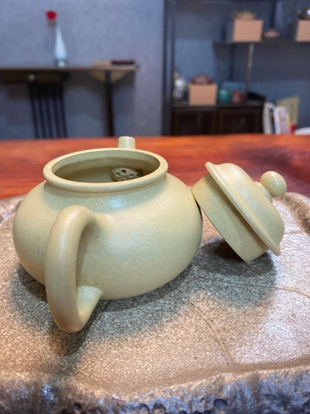 （瑞峰优选）黄龙山原矿本山绿泥容天壶180CC