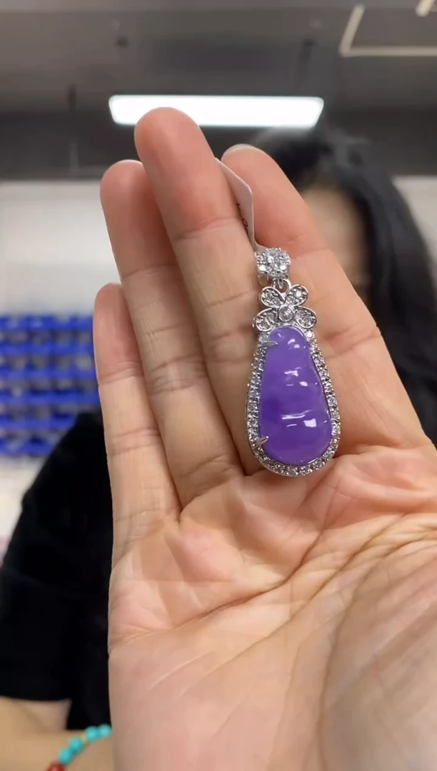 【闪购商品】翡翠吊坠(不含链)未镶嵌多样性发其一颜色微差