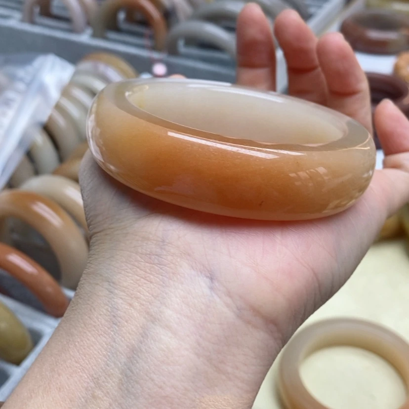 【闪购商品】石英质玉手镯未镶嵌双****?糖镯