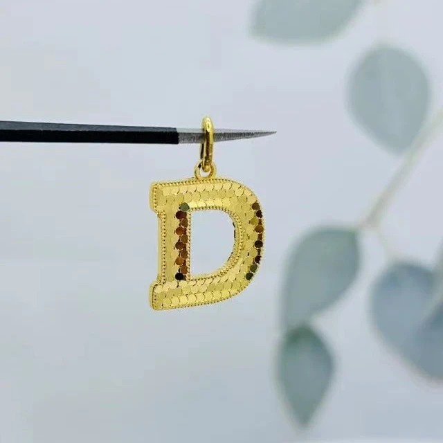足金999 鱼鳞D字母吊坠 5G工艺黄金珠宝首饰