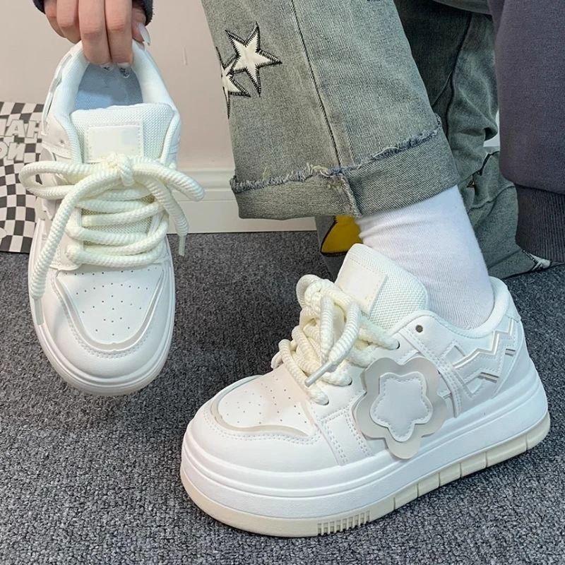 欧伦啄木鸟潮学生小白鞋女2025季新款可爱圆头鞋ins百搭板鞋女
