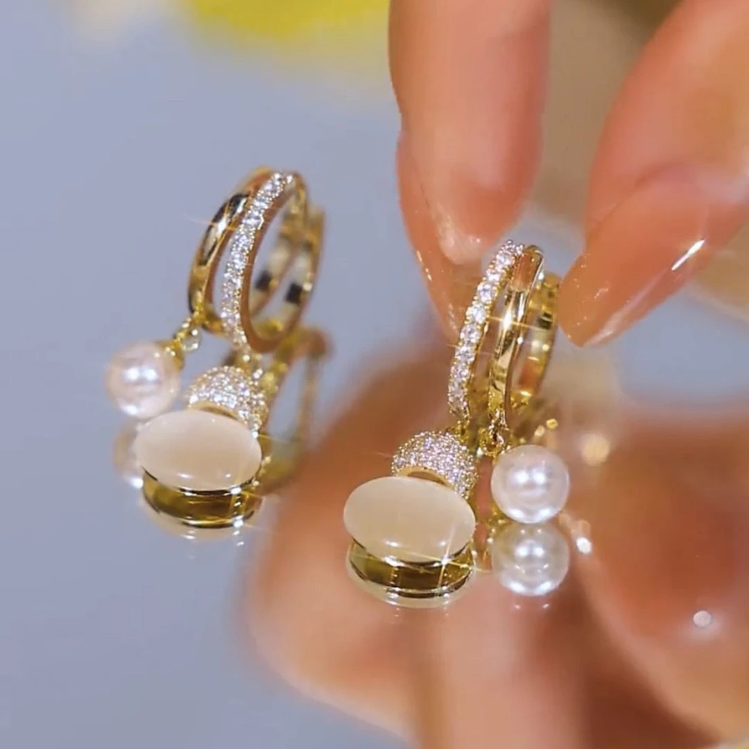 铜合金耳饰 白色葫芦精致耳钉气质百搭设计高级感耳环2025新款