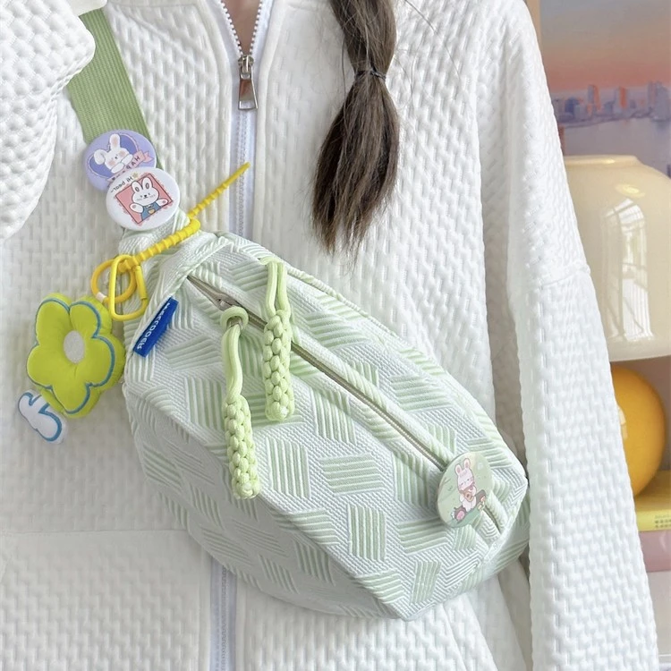 韩版可爱轻便小众斜挎腰包ins清新简约百搭小包包女森系少女胸包