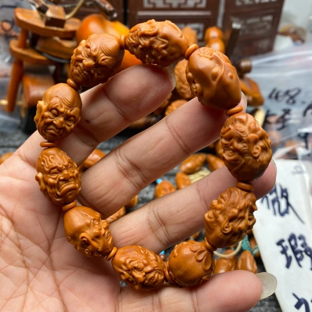 橄榄核雕刻立新十八罗汉