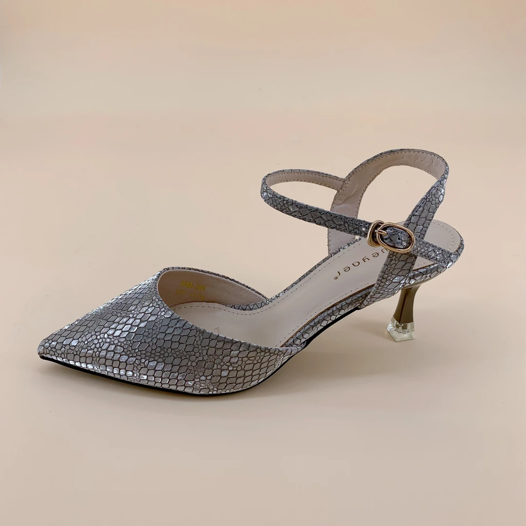 正常尺码 时尚女鞋  W32EYV2351613