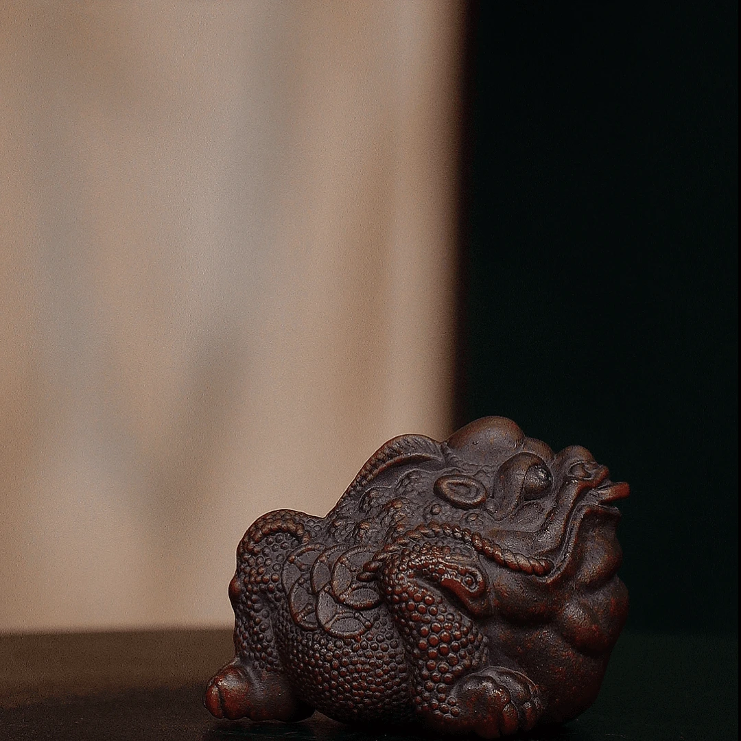 宜兴紫砂茶宠紫 鸿运蟾