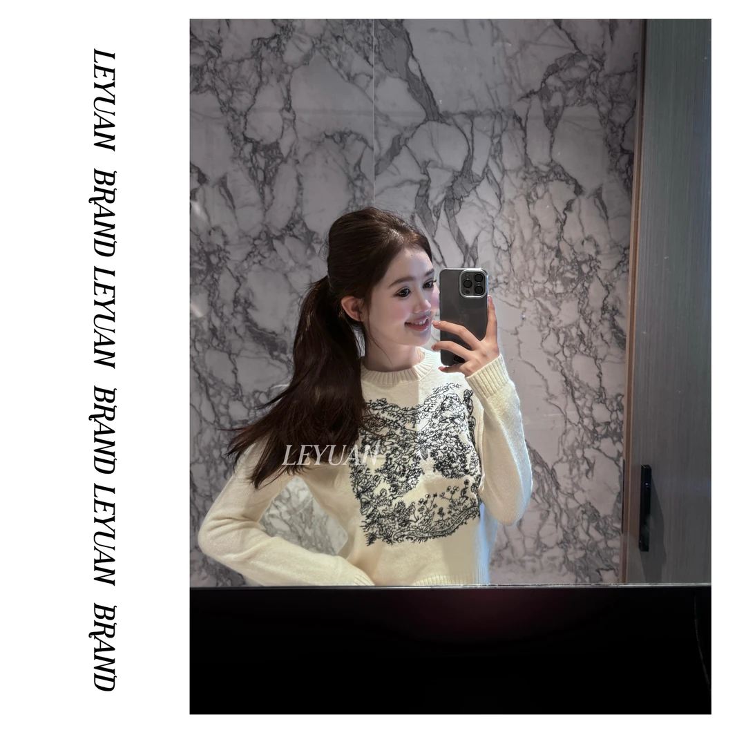 【雕系毛衣】LEYUAN·上衣重工刺绣蝴蝶针织衫套头圆领毛衣衣