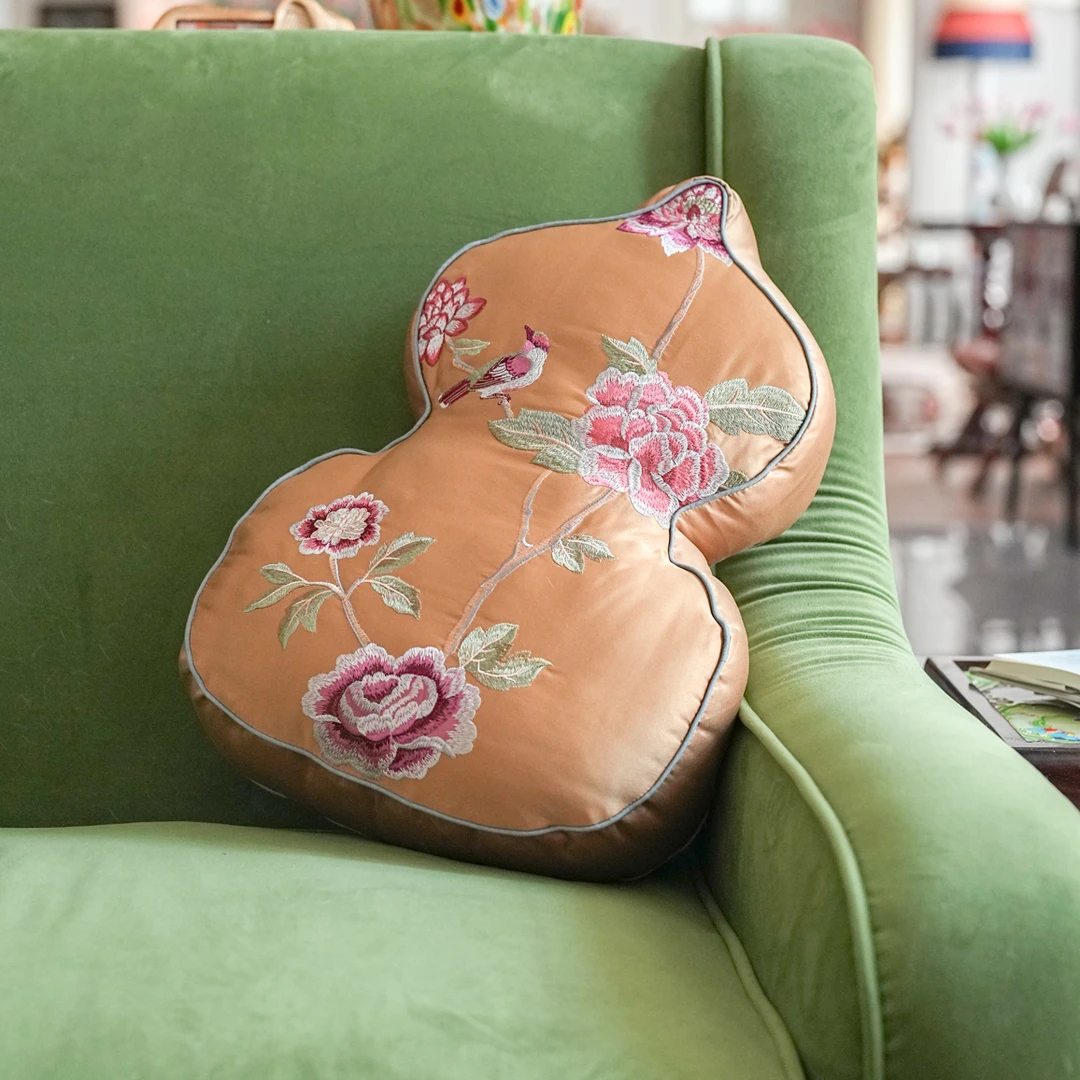 【奇居之乡】葫芦形绣花靠枕 牡丹金色客厅沙发抱枕靠垫#Qd2402-1