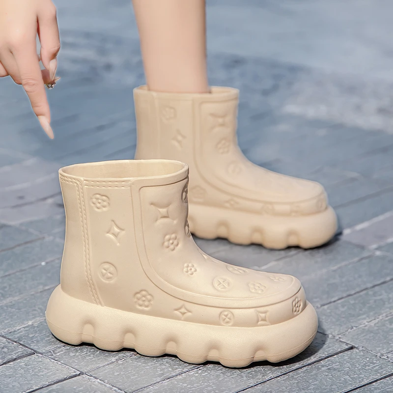 EVA超轻水鞋短筒女款时尚百搭防滑雨鞋厚底加绒网红轻便胶鞋秋冬