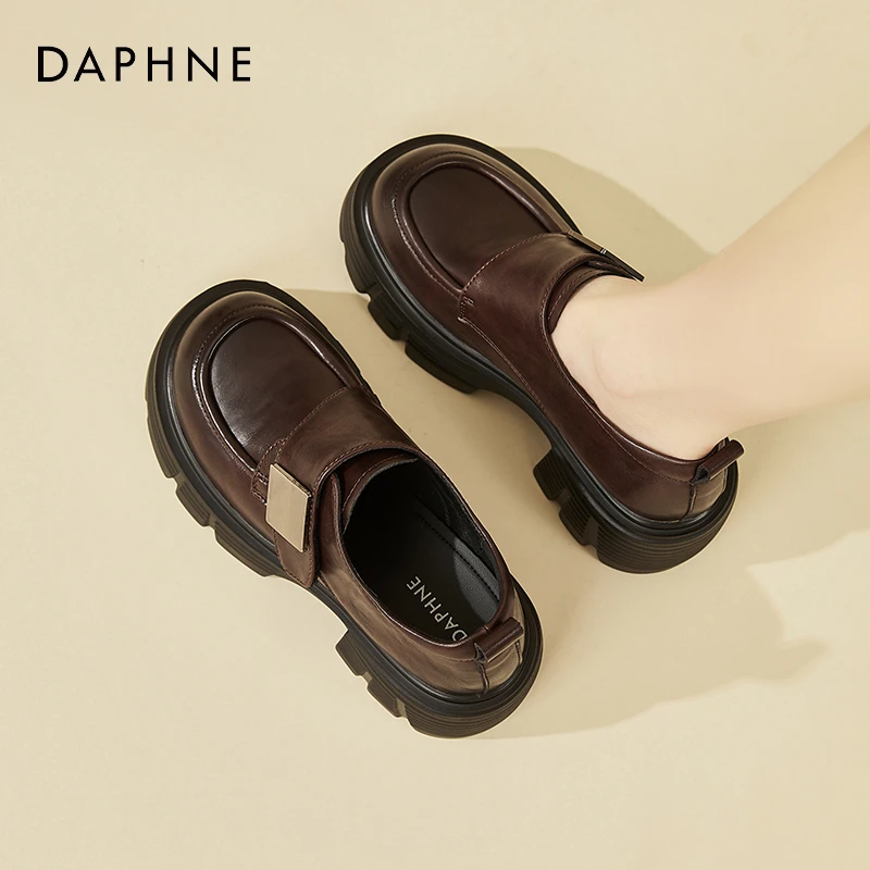 达芙妮复古棕色乐福鞋女2025新款秋季英伦风厚底增高小皮鞋jk单鞋