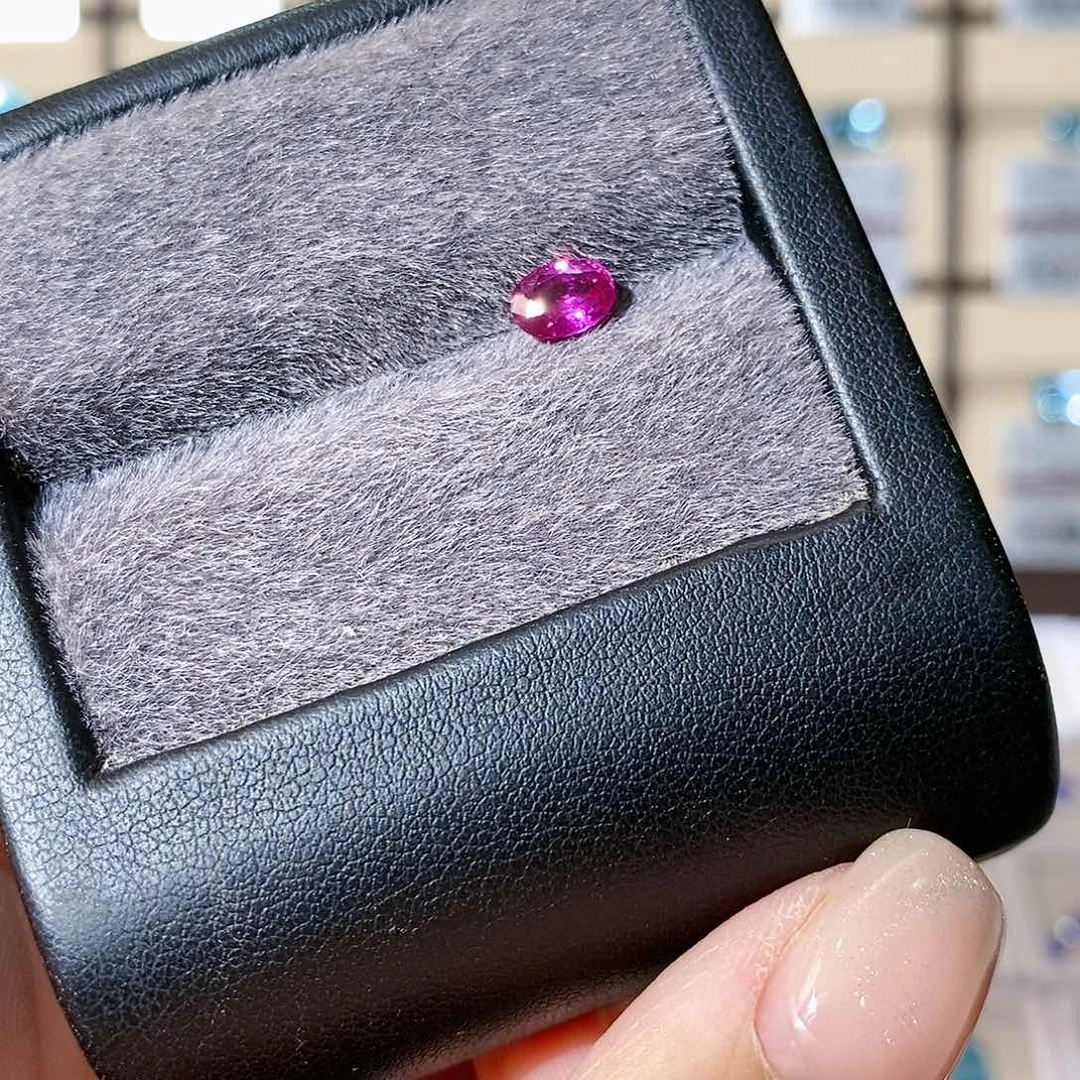 彩色蓝宝石裸石未镶嵌74分