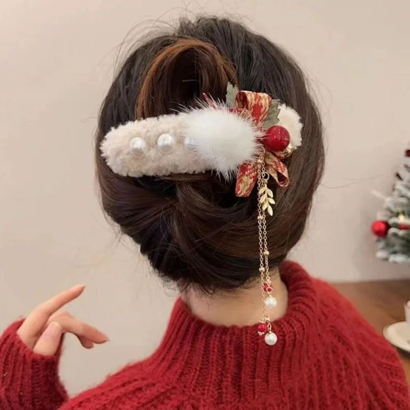 新年秋冬毛绒夹子头饰发夹后脑勺鸭嘴夹2023新款高端流苏抓夹发饰