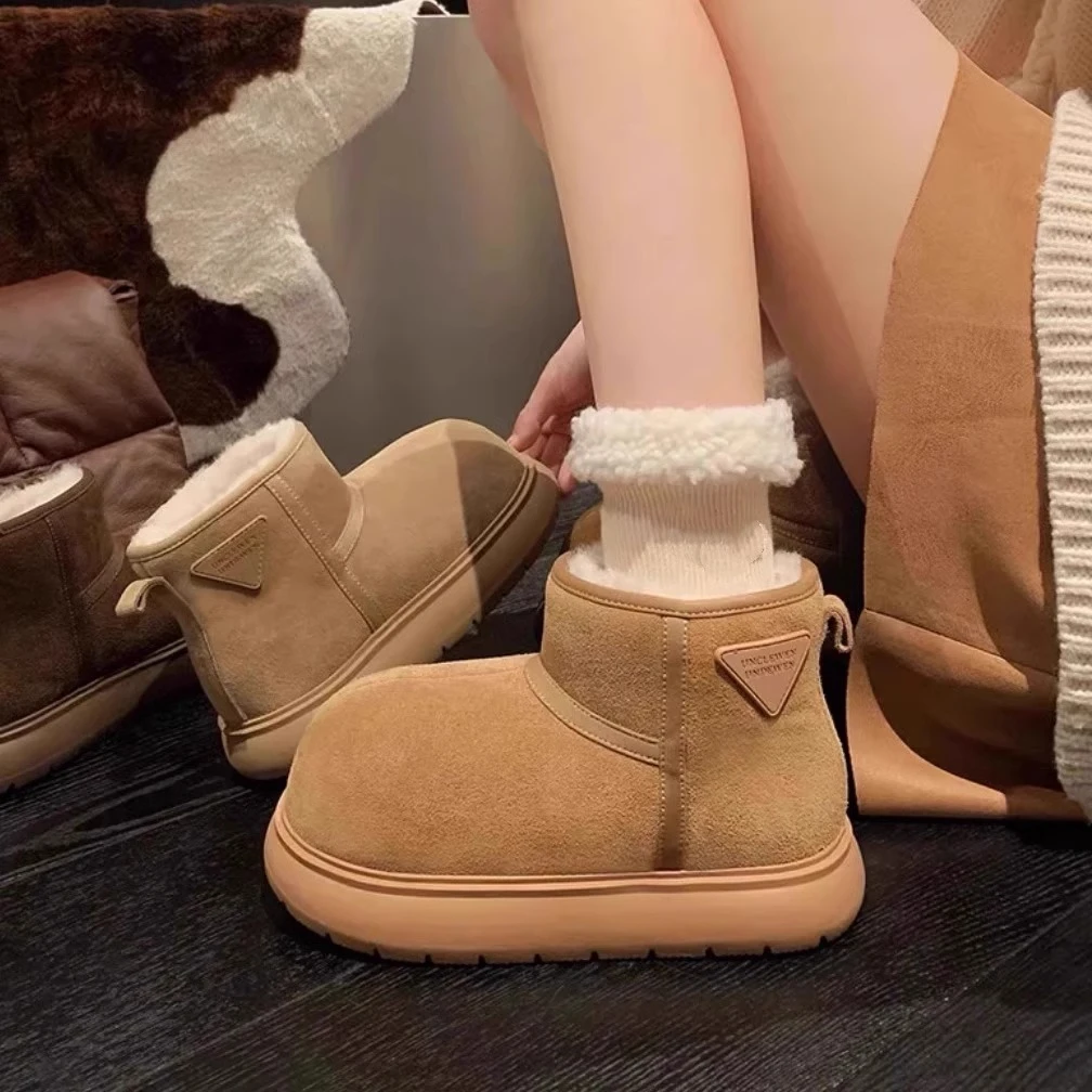 高品质2024冬季新款卡皮巴拉磨砂皮加厚雪地棉靴面包鞋小个子女鞋