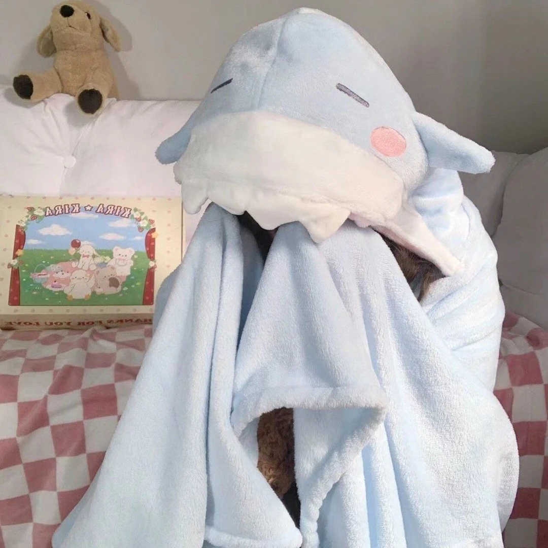 日系可爱呆萌鲨鱼毛毯披风法兰绒办公室午睡披肩空调便携可机洗