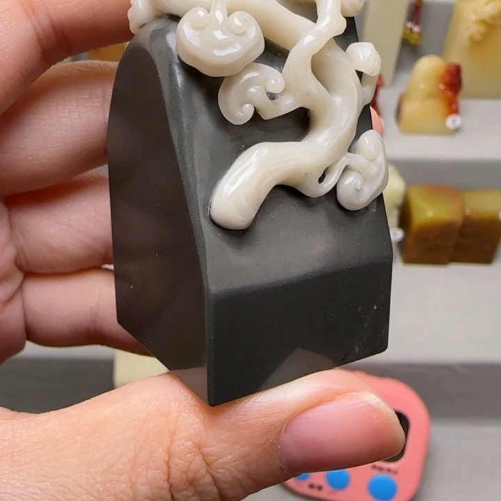 砖雕老*寿山石山秀园灵芝钮