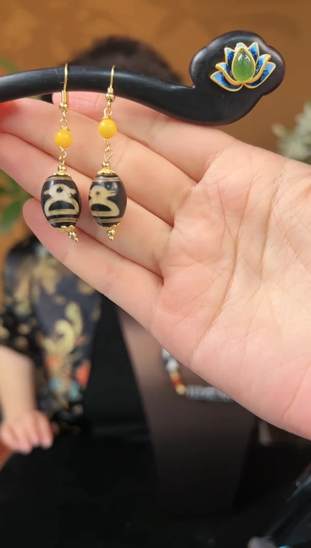 【闪购商品】玛瑙/玉髓耳钉未镶嵌财神耳环