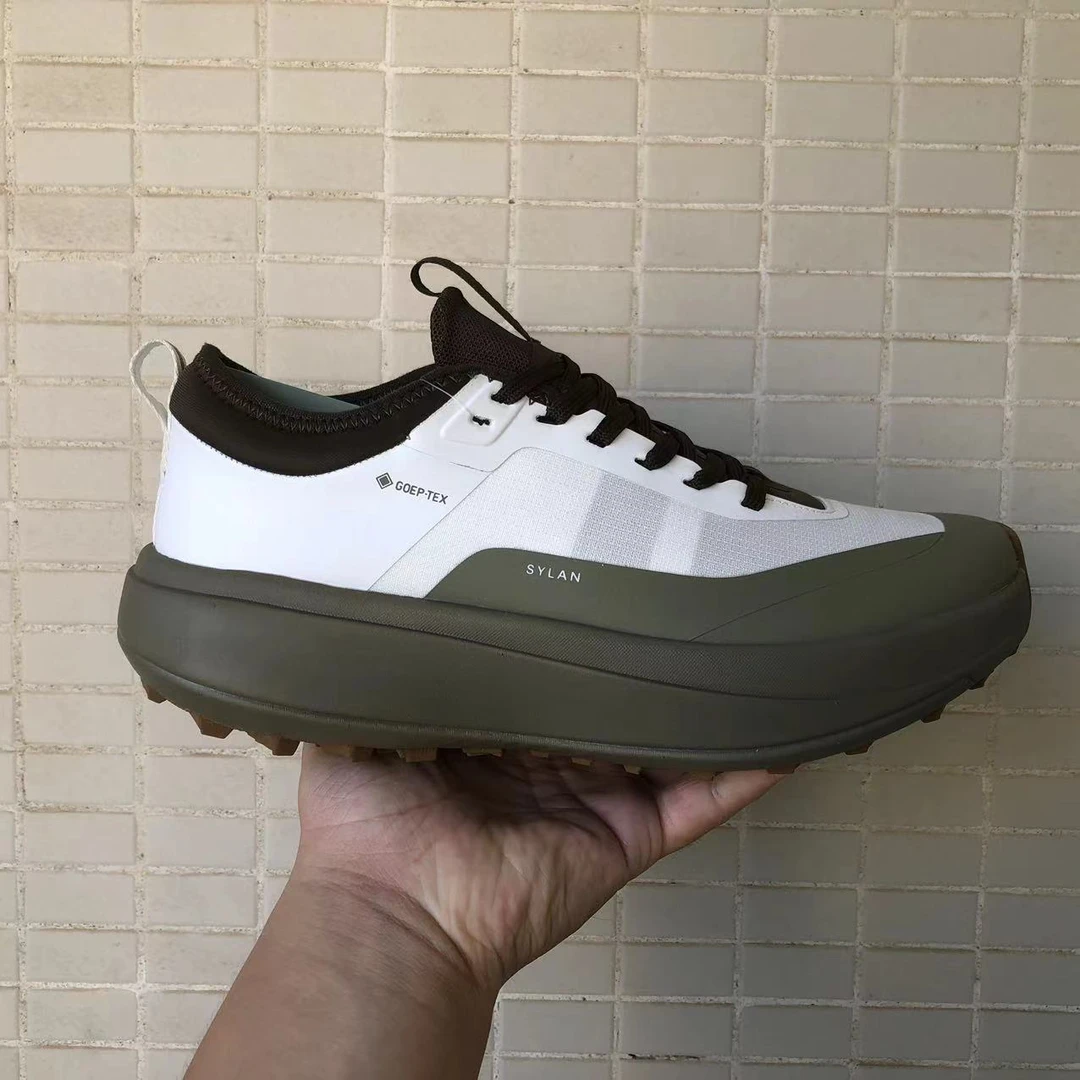 防泼水秋季新款低帮户外登山徒步鞋山地户外越野鞋舒适减震