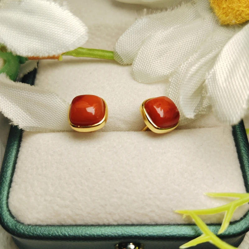 约7mm南红玛瑙方形耳钉蛋面