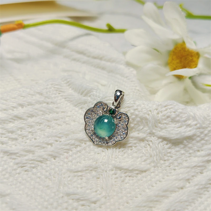 约7mm危料翡翠蛋面圆形如意S925银吊坠