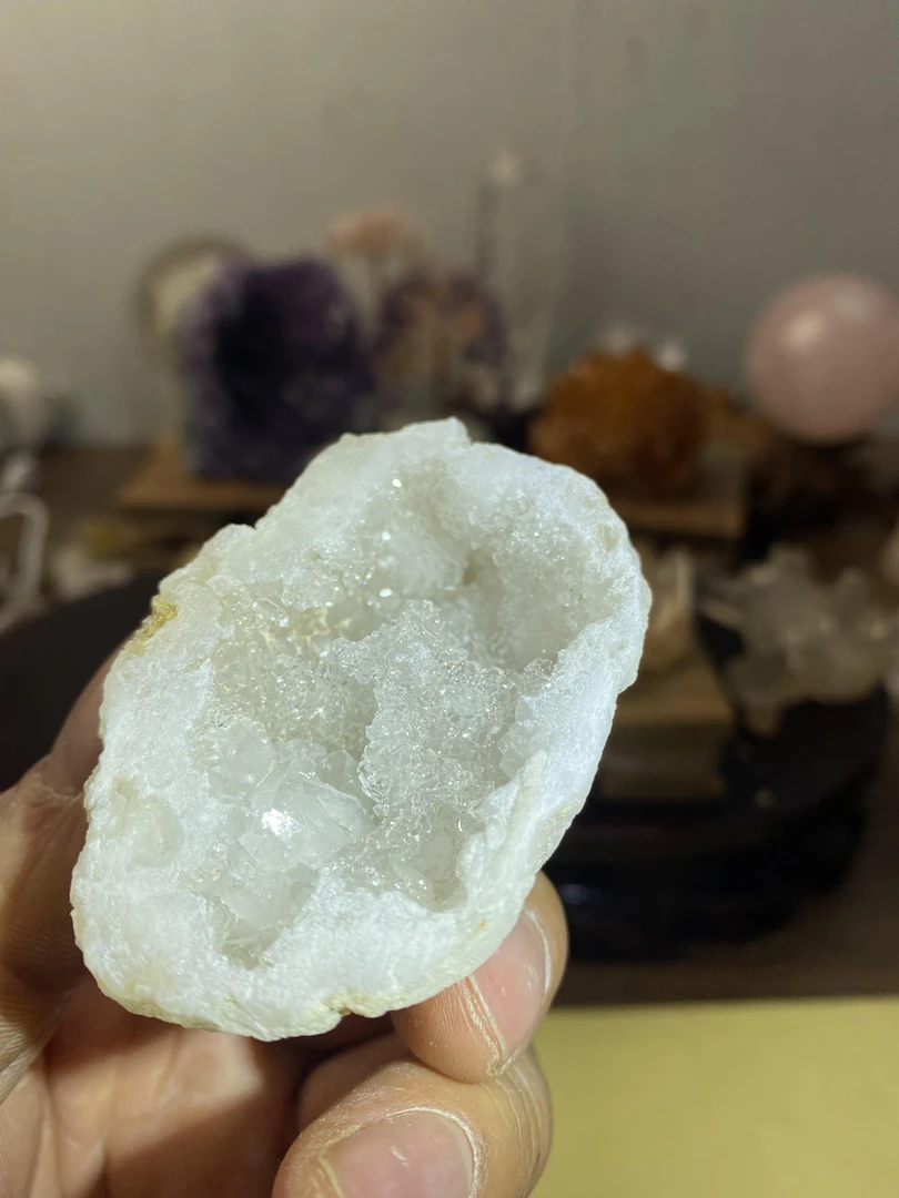 摩洛哥白水晶洞(无底座)