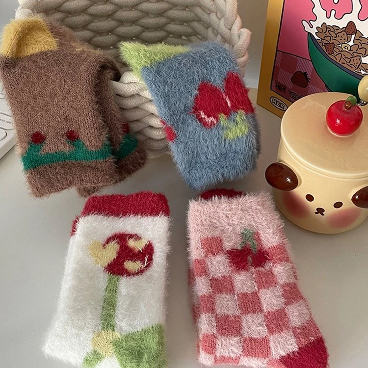 ins可爱水貂绒袜子女生加厚保暖中筒袜家居睡眠袜甜美毛绒地板袜