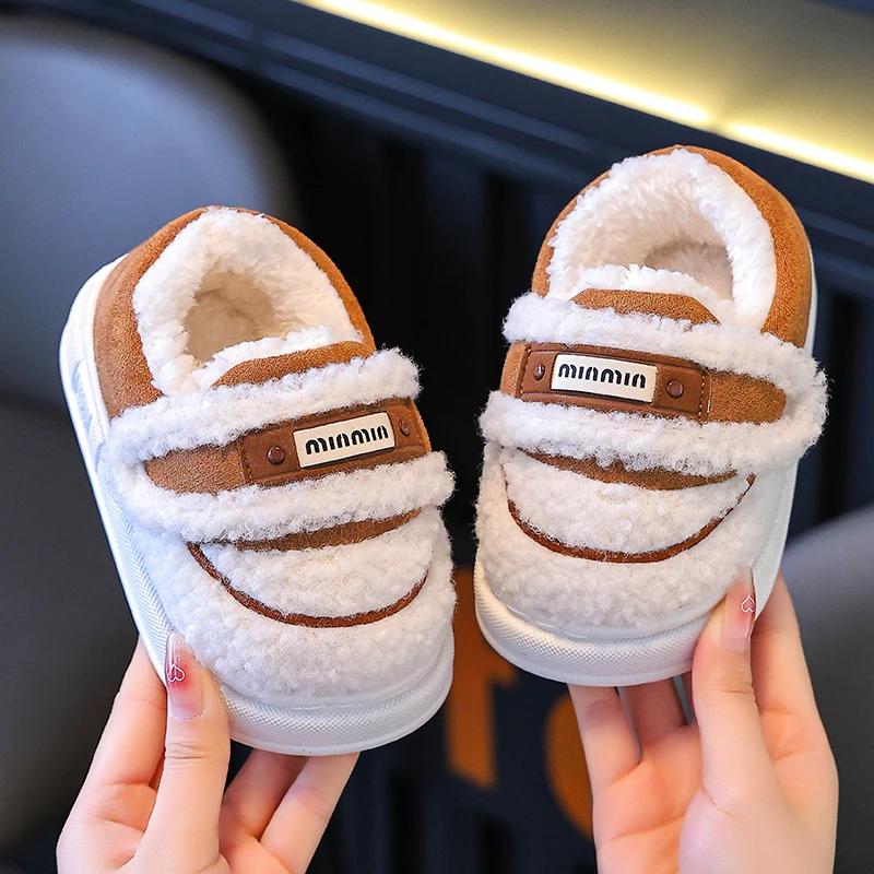 时尚韩版儿童单鞋男孩女孩秋冬季室内室外可穿加厚毛绒保暖学生鞋