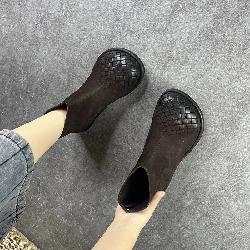 艺鞜2025秋冬新款磨砂真皮大圆头娃娃切尔西编织平底复古手工短靴