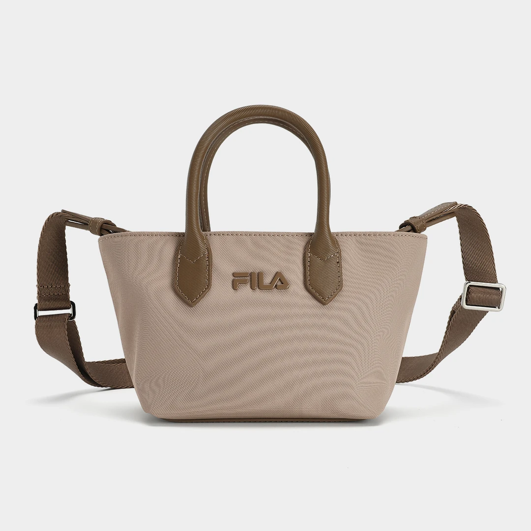 Fila/斐乐时尚百搭女士斜跨经典简约复古小众休闲包  F13W418169F