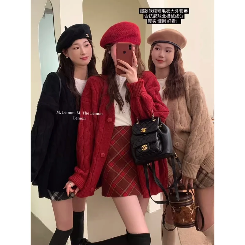 韩系慵懒风设计感麻花针织外套女2023秋冬宽松加厚红色毛衣开衫厚