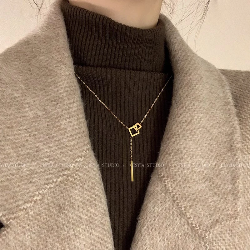 钛钢项链 几何镂空毛衣项链女轻奢小众秋冬毛衣链高级感2024新款