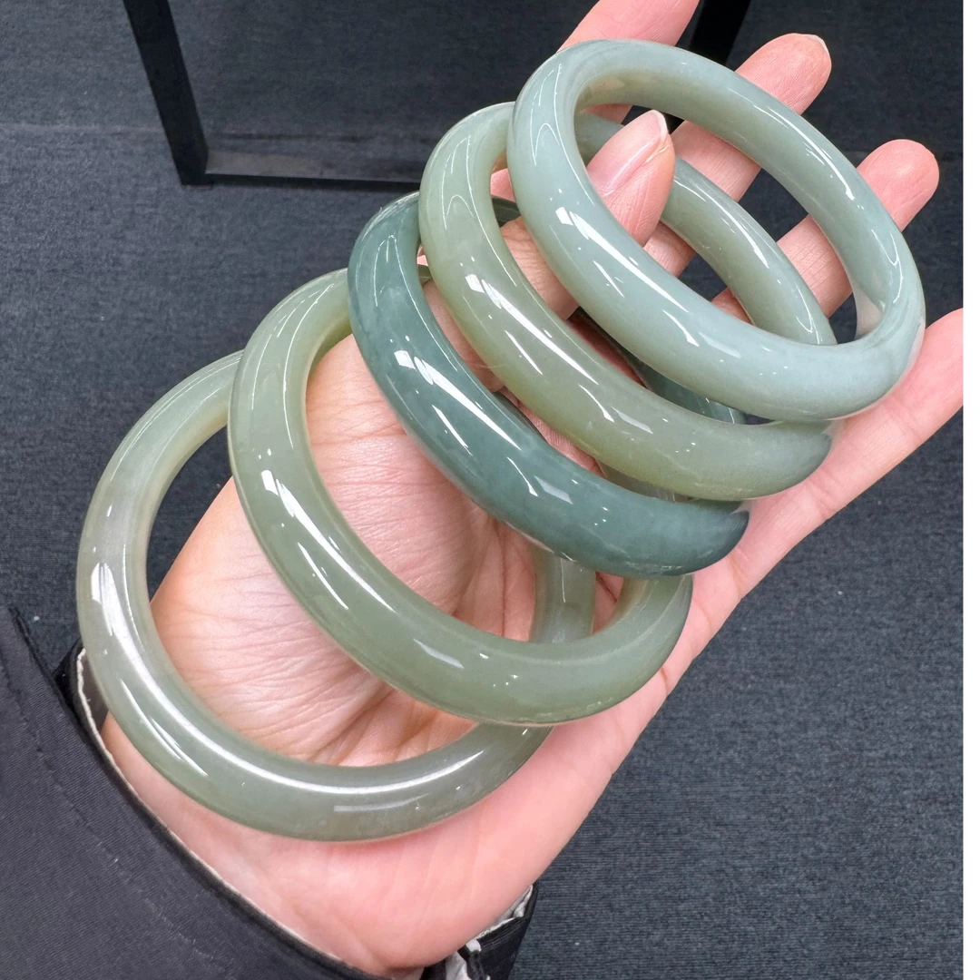 天然和田玉晴水手镯（多样性发其一）