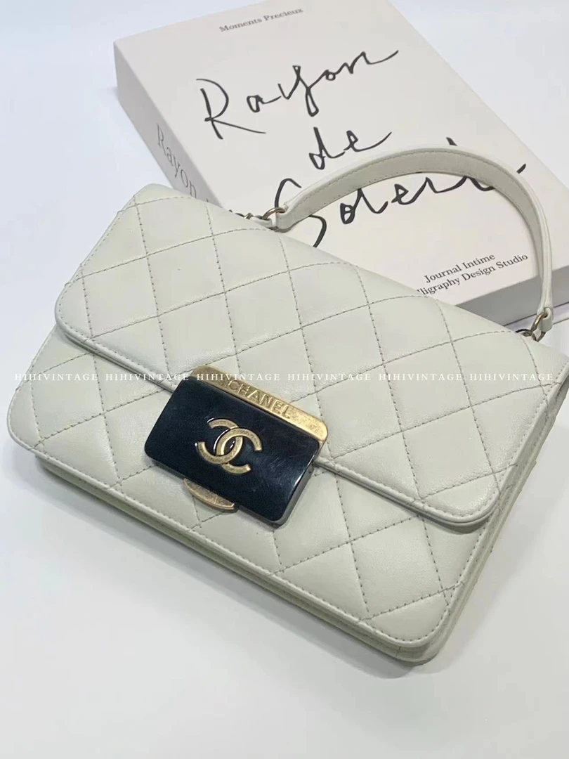 95新  HIHI/Chanel 白色亚克力扣信封链条包/8733013