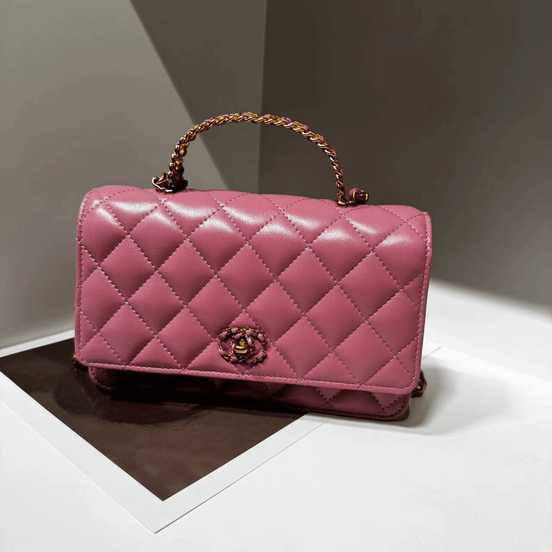 99新 Chanel/香奈儿 HIHI/粉色金扣字母镶钻手柄woc链条包 芯片款