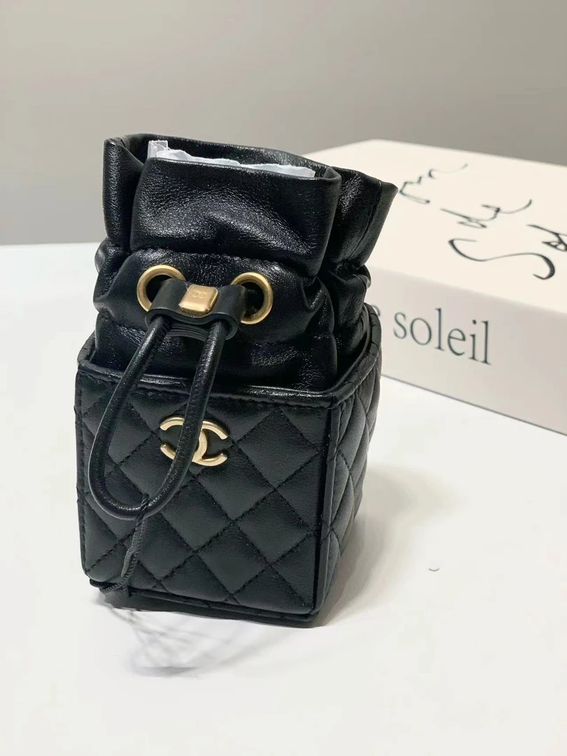 99新  HIHI/Chanel 黑金小福袋斜挎包/8944285