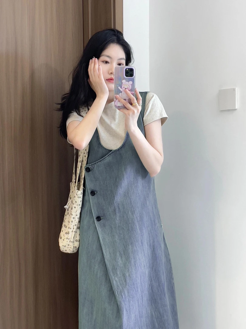 法式复古不规则V领无袖背心牛仔裙夏季新款搭配一整套T恤两件套女