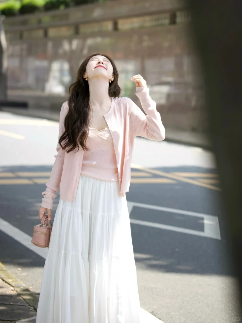 入秋搭配一整套温柔气质穿搭粉色蕾丝针织背心开衫半身裙三件套女
