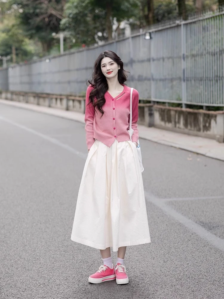 2025早秋新款奶系穿搭一整套渐变粉色甜美针织上衣女半身裙两件套