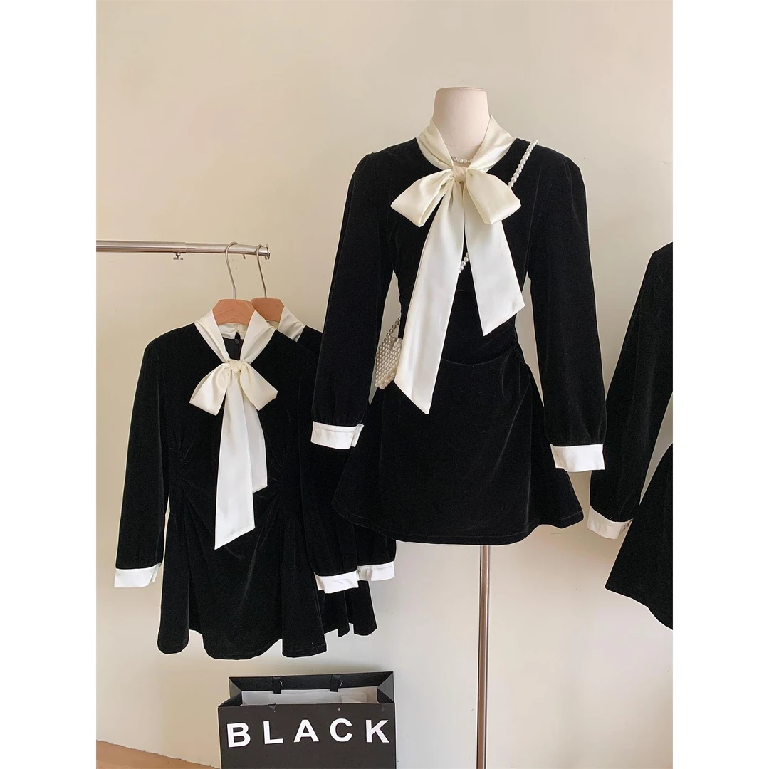 2023秋冬新款韩版修身拼绸缎系带蝴蝶结收腰名媛千金风丝绒连衣裙