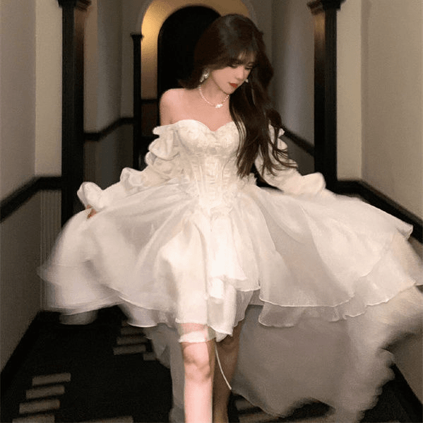 财阀千金不规则重工设计感一字肩连衣裙秋冬新款显瘦甜美公主裙女