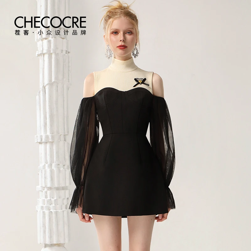 茬客气质通勤风连衣裙性感露肩高领拼接撞色小黑裙女CM700486