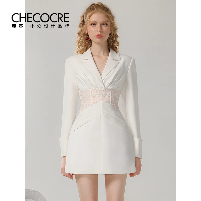 茬客气质轻熟连衣裙女设计感蕾丝拼接收腰通勤白色西装裙CM490588