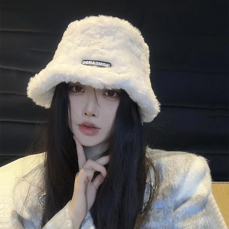 白色毛毛渔夫帽子女秋冬2025新款加绒保暖韩版百搭短檐水桶盆帽潮