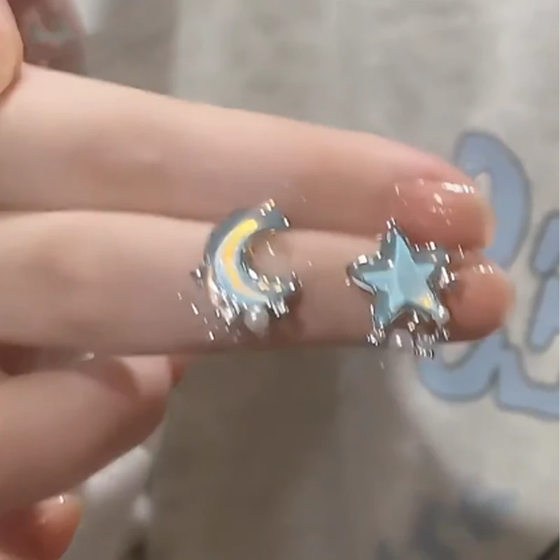 森系小清新蓝色星月耳钉小巧精致百搭2024新款珠珠皓石不对称耳饰