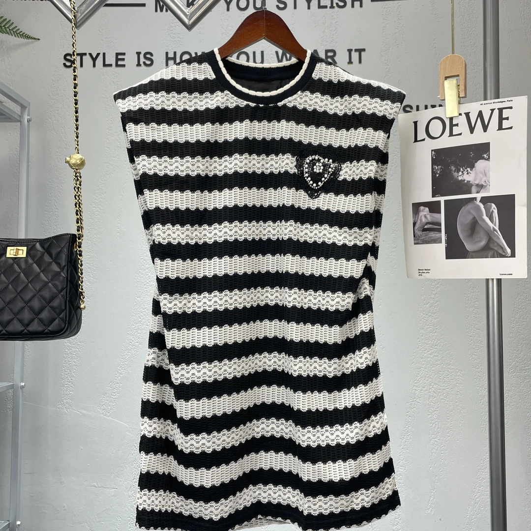 君家条纹桃心珍珠无袖T恤