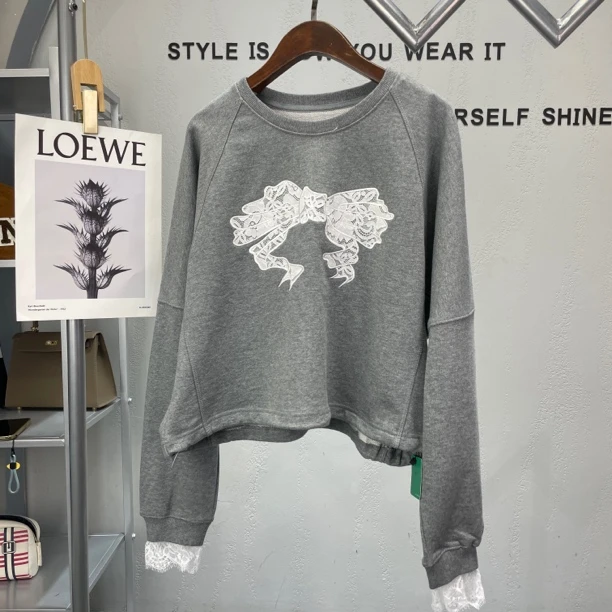 君家蕾丝蝴蝶结套头卫衣