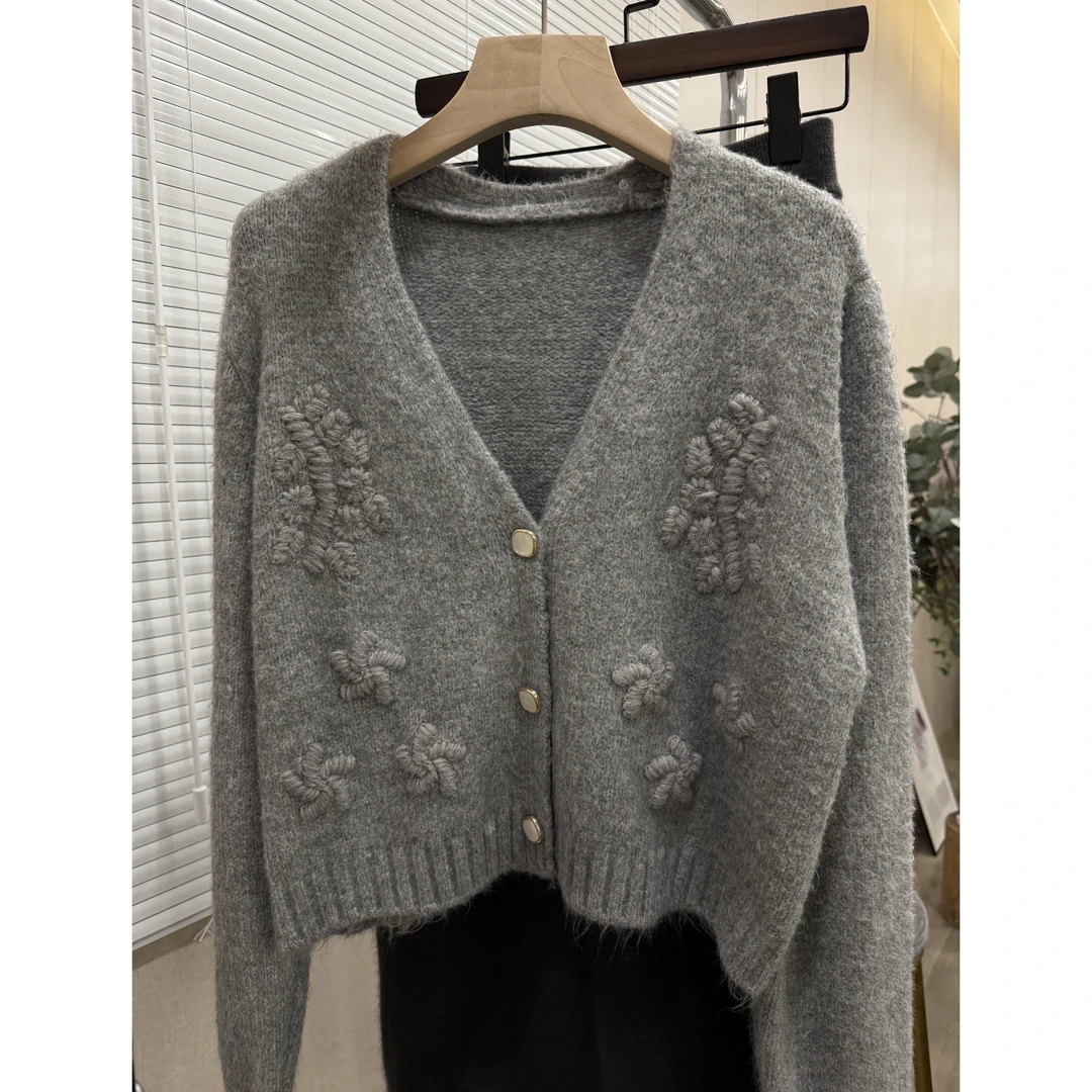 【释上•SHISARIG】【立体盘花开衫】秋季新款女士短款宽松外穿毛衣