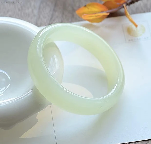 新疆A货冰晴水色蜂蜜水宽条手镯！天然玉石假一赔四